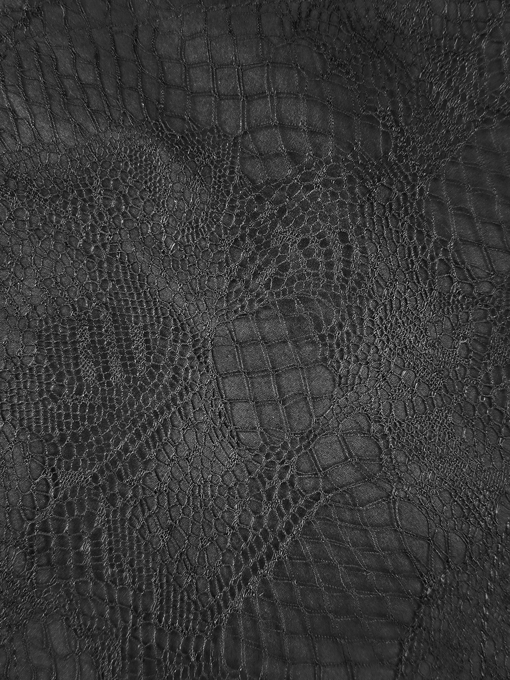 Détail sur la dentelle du haut noir Théophalie.