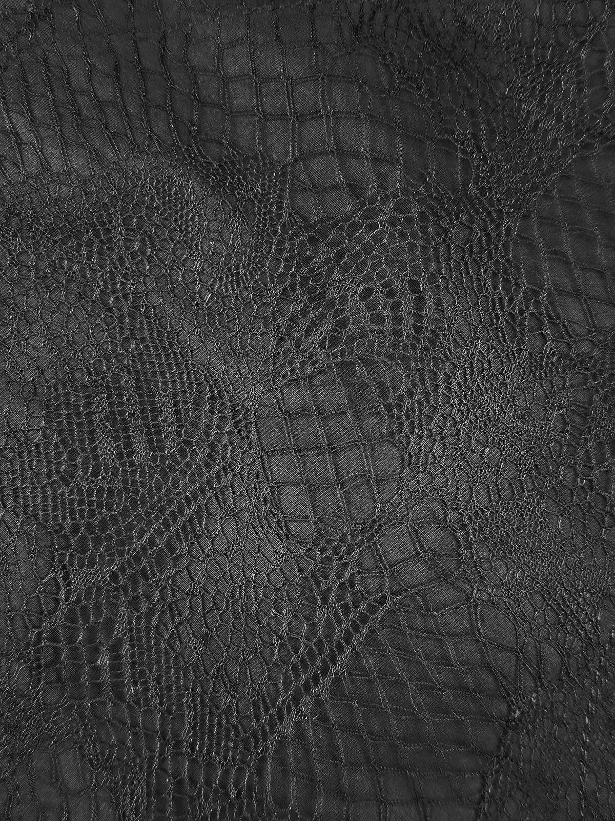 Détail sur la dentelle du haut noir Théophalie.